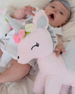 Λούτρινος μαλακός μονόκερος με λουλουδένιο στέμμα